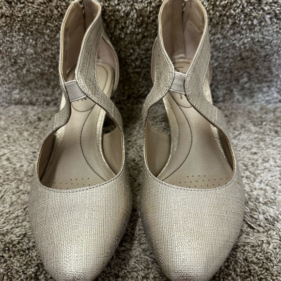 Life Stride Women's Champaign Heels zipper on heel size 8.5 wide new - Picture 2 of 7